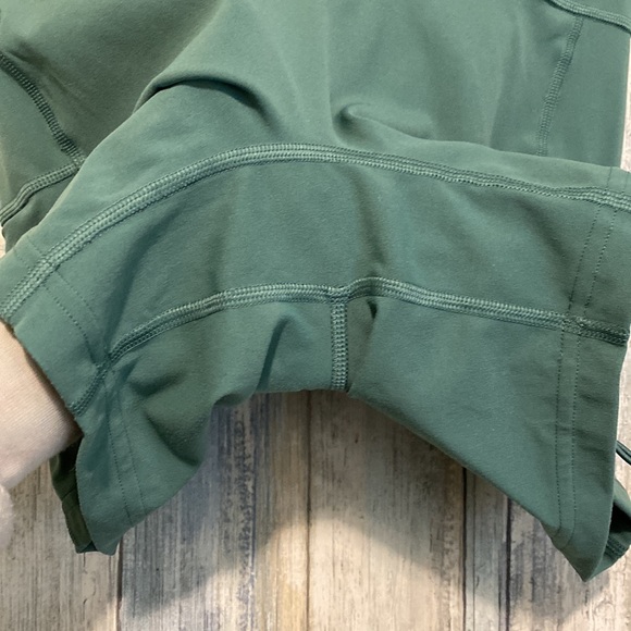 GYMSHARK LEGACY RUCHED TIGHT SHORTS in Hoya Green | Size Small - Picture 6 of 8